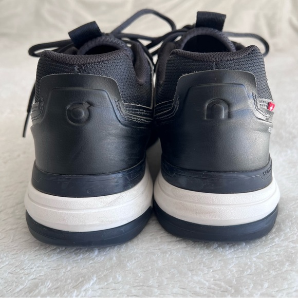 ON Running The Roger Clubhouse Pro Athletic Shoes Black White Men’s size 11 - Picture 5 of 10